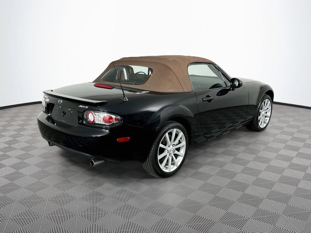 Used 2007 MAZDA MX-5 Miata Grand Touring w/ Premium Pkg RWD image 10
