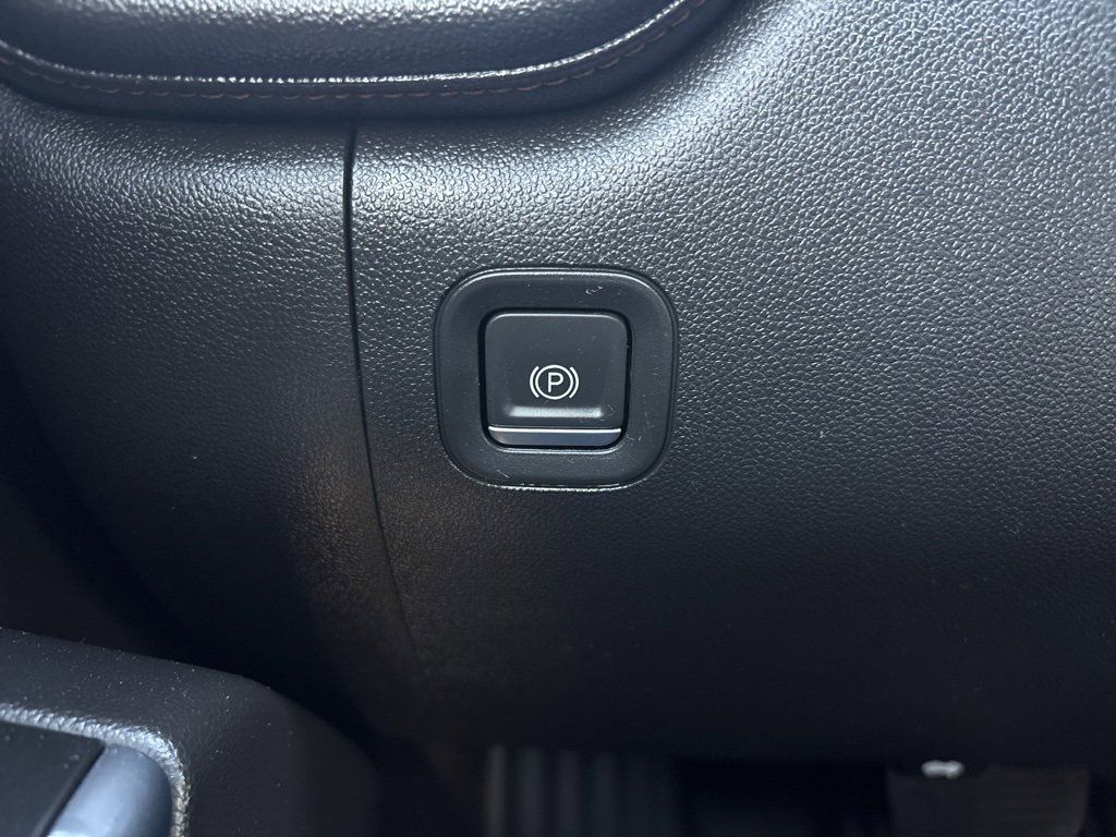 Used 2022 GMC Sierra 1500 AT4 w/ AT4 Premium Package image 24