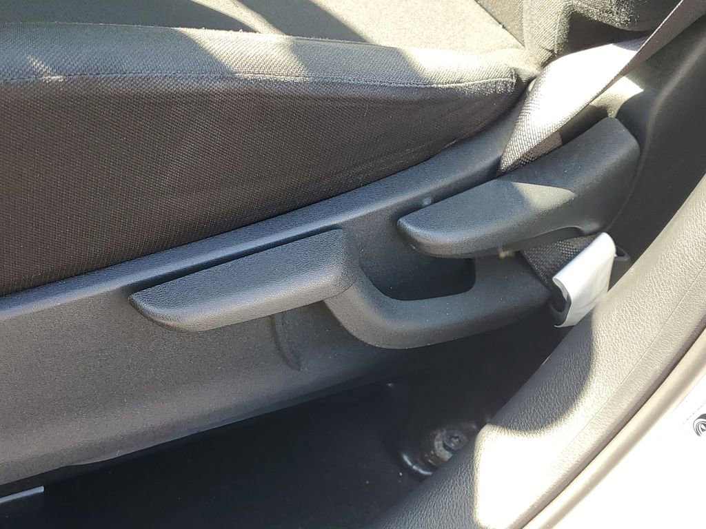 Used 2023 Nissan Kicks S FWD image 17