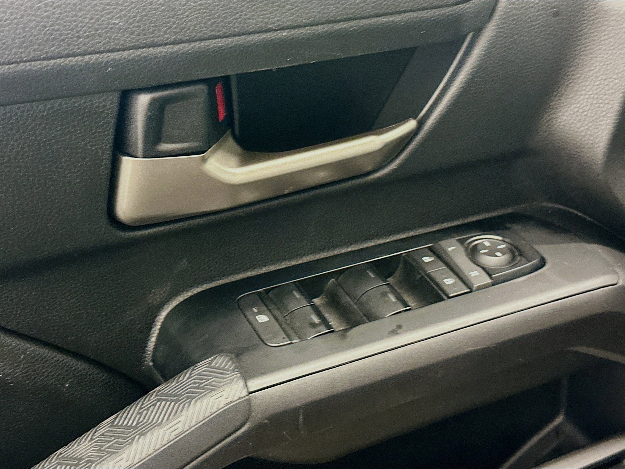 Used 2025 Toyota Tacoma TRD Off-Road image 15