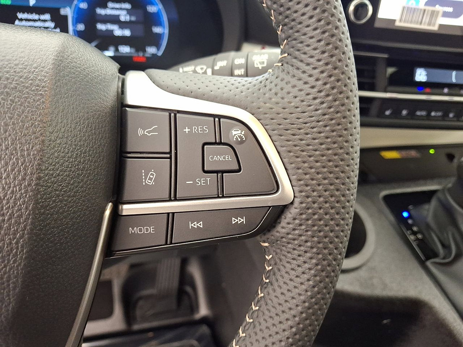Used 2026 Toyota Sienna Limited FWD image 18