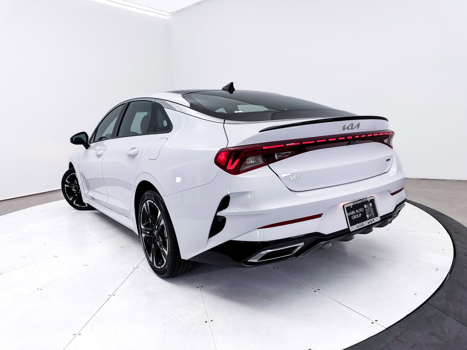 Used 2023 Kia K5 GT-Line image 2