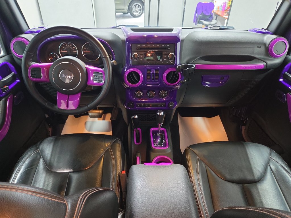Used 2017 Jeep Wrangler Unlimited Sahara AWD/4WD image 3