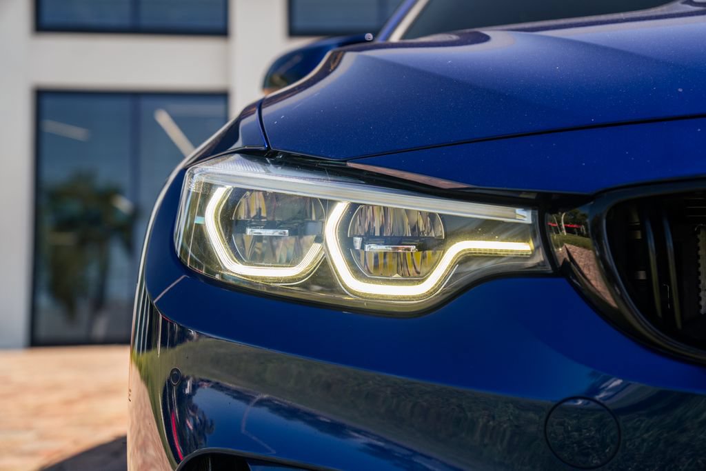 Used 2020 BMW M4 Coupe w/ Competition Package RWD image 9