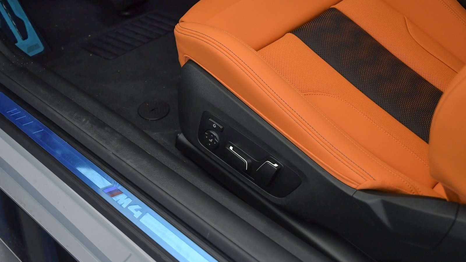 New 2025 BMW M4 Coupe w/ Parking Assistance Package image 37