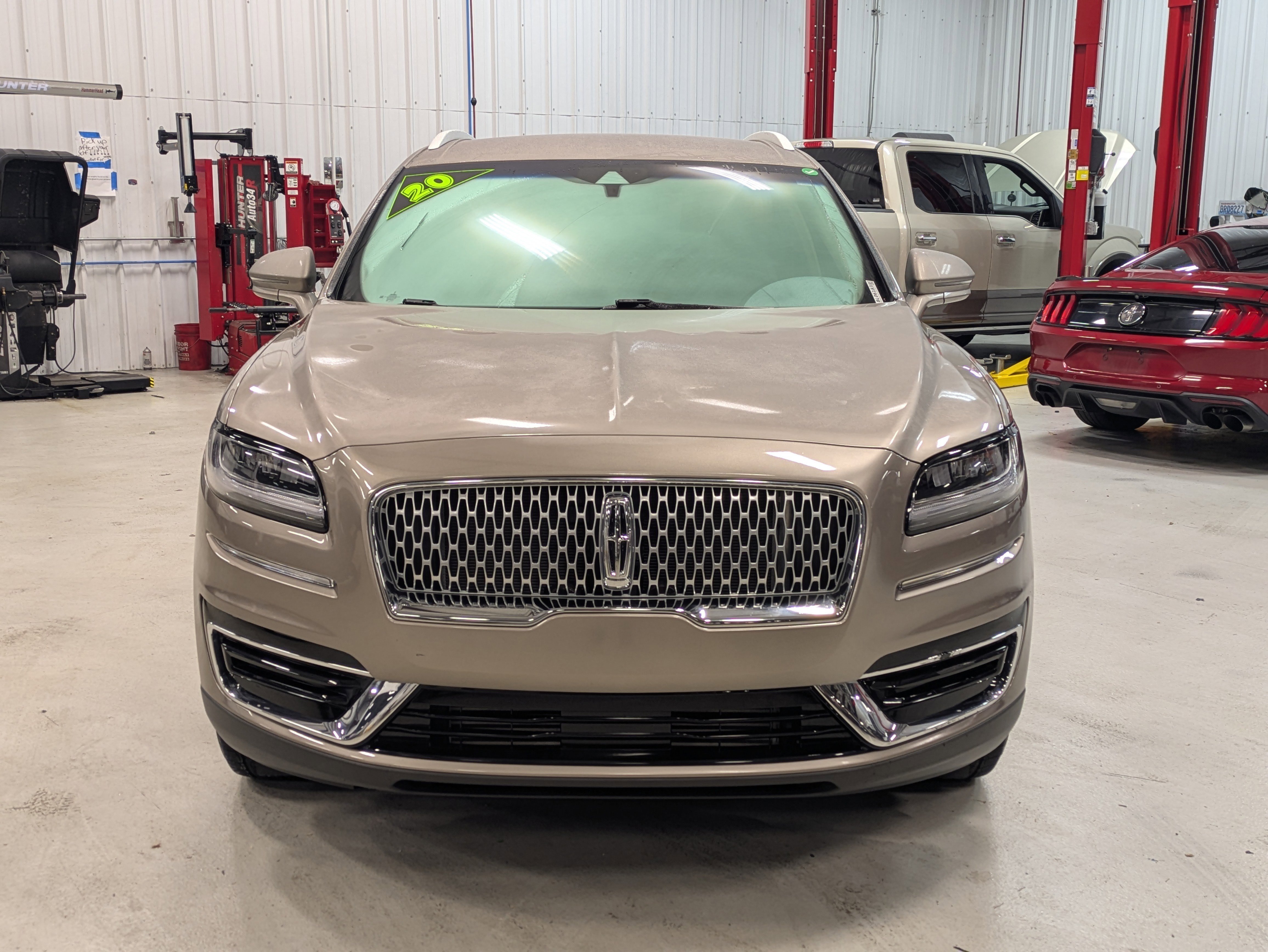 Used 2020 Lincoln Nautilus FWD w/ Equipment Group 101A image 8