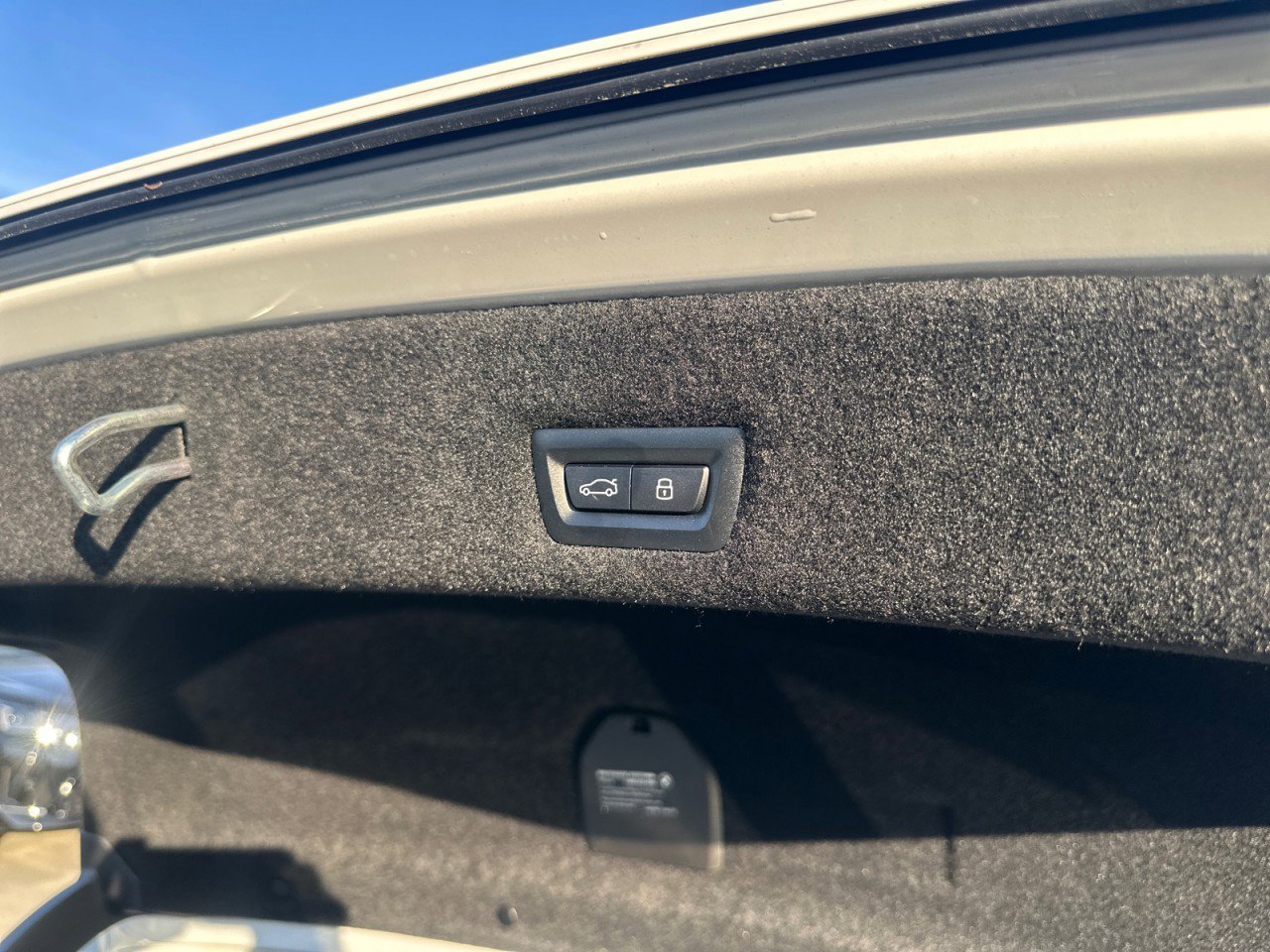 Certified 2025 BMW 740i image 8