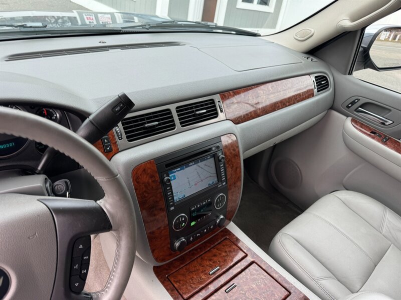 Used 2008 Chevrolet Tahoe LTZ w/ LTZ Preferred Equipment Group image 21