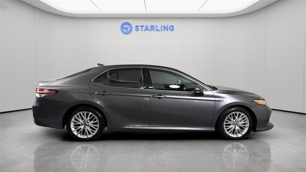Used 2019 Toyota Camry XLE image 11