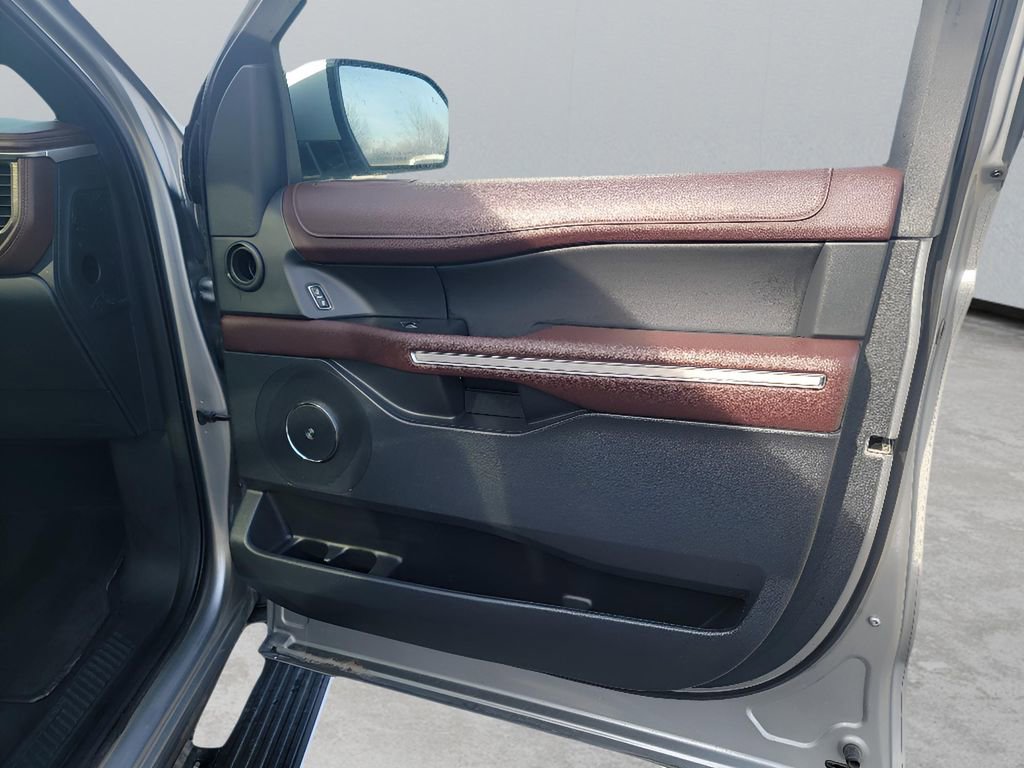 Used 2024 Ford Expedition Max Limited image 37