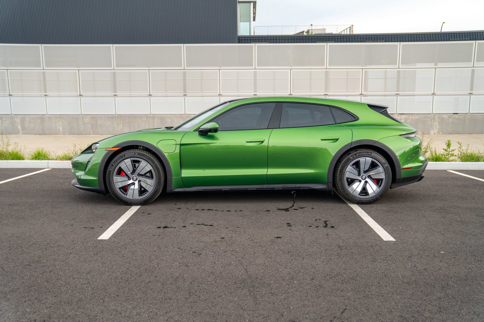 Certified 2023 Porsche Taycan 4S AWD/4WD image 2