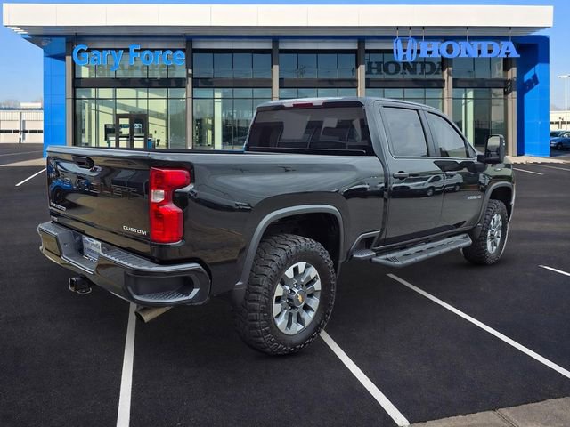 Used 2024 Chevrolet Silverado 2500 Custom AWD/4WD image 2
