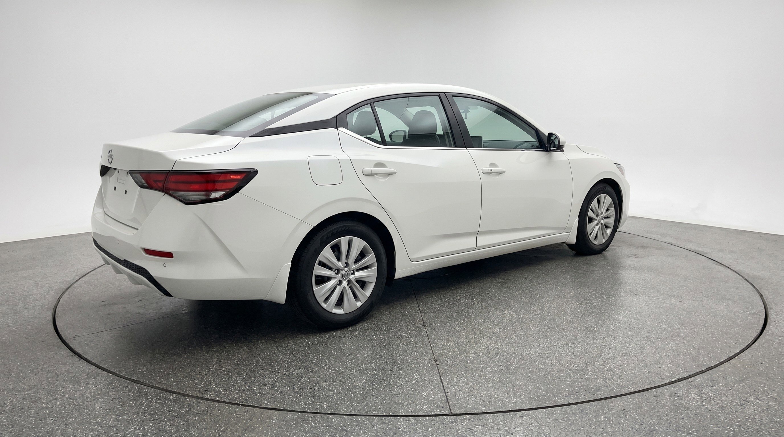 Used 2024 Nissan Sentra S image 9