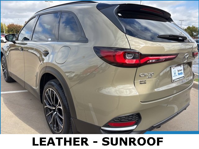 Used 2025 MAZDA CX-70 Plug-In Hybrid w/ Premium Pkg image 4