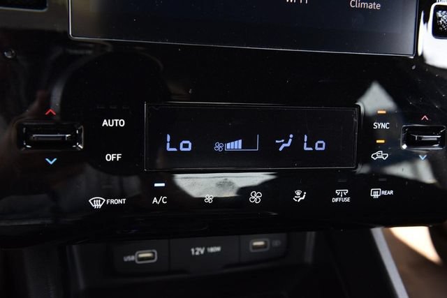 Used 2024 Hyundai Santa Cruz SEL FWD image 14