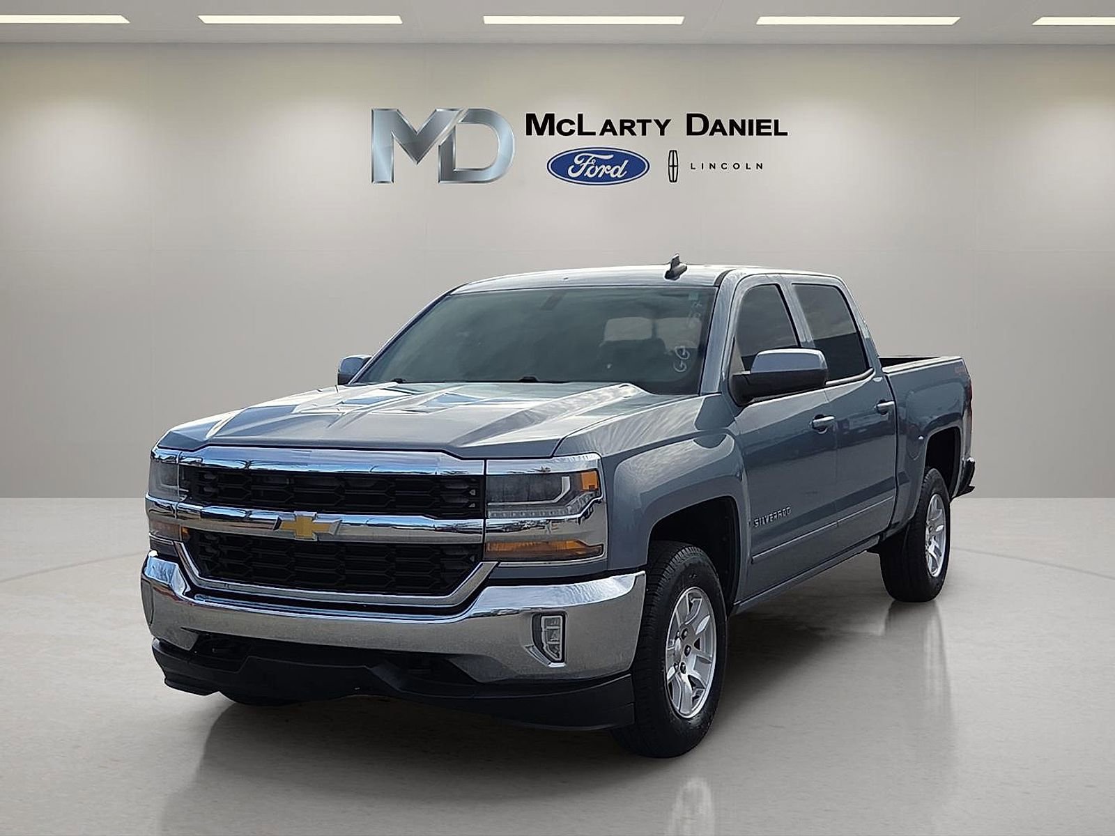 Used 2016 Chevrolet Silverado 1500 LT w/ LT Convenience Package image 2