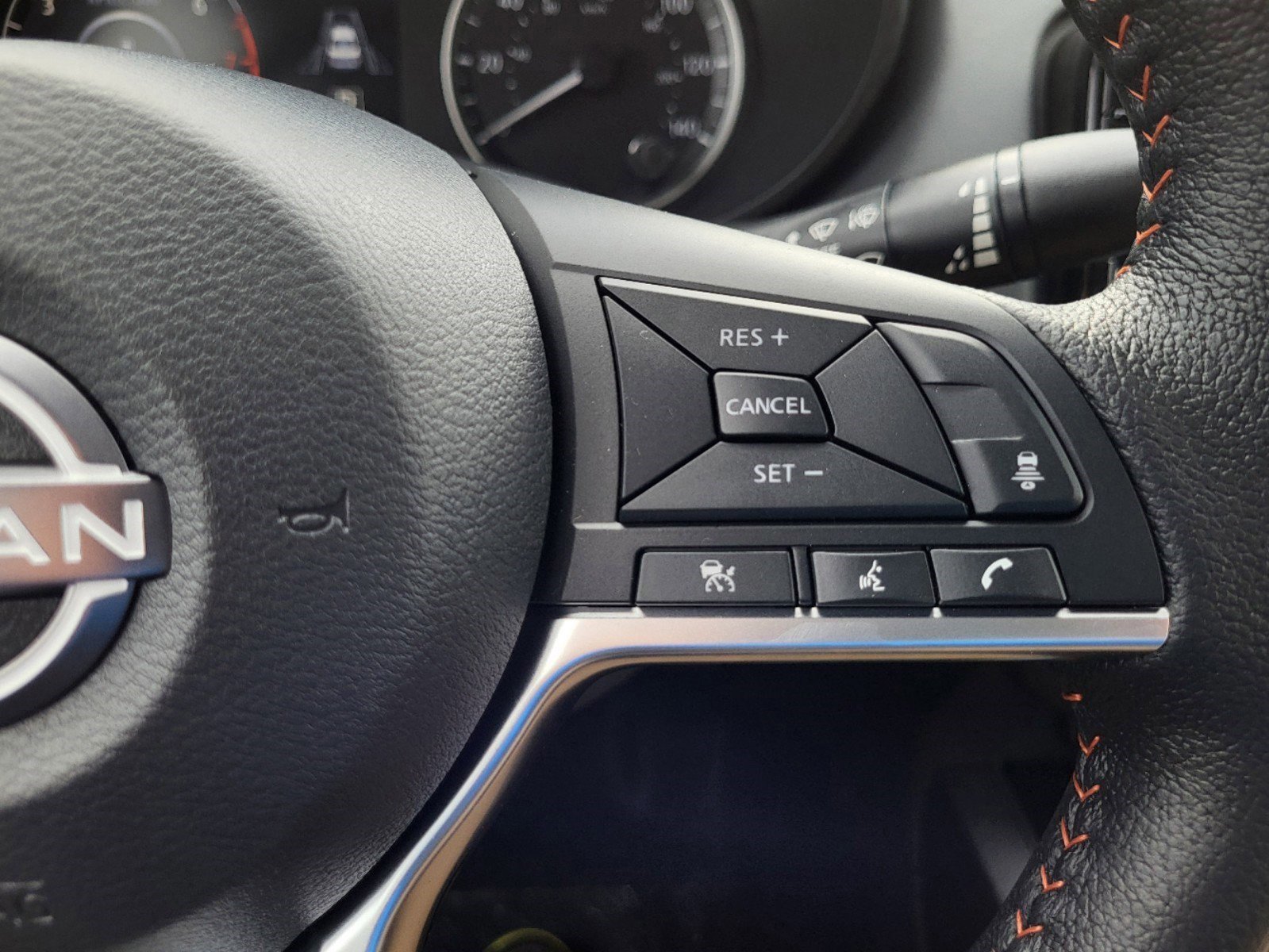 New 2025 Nissan Versa SR w/ Trunk Package image 17