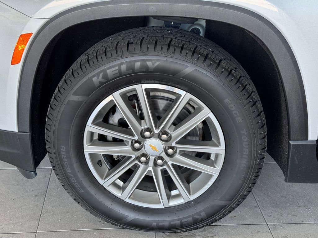 Certified 2022 Chevrolet Traverse LT w/ LPO, Floor Liner Package image 4