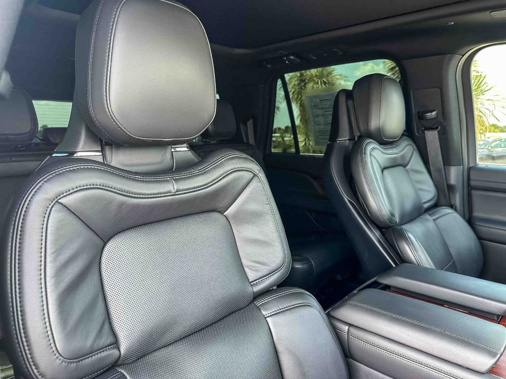 Used 2024 Lincoln Navigator L Reserve AWD/4WD image 27