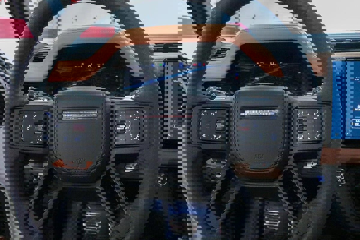 Used 2023 Land Rover Defender 110 V8 image 22