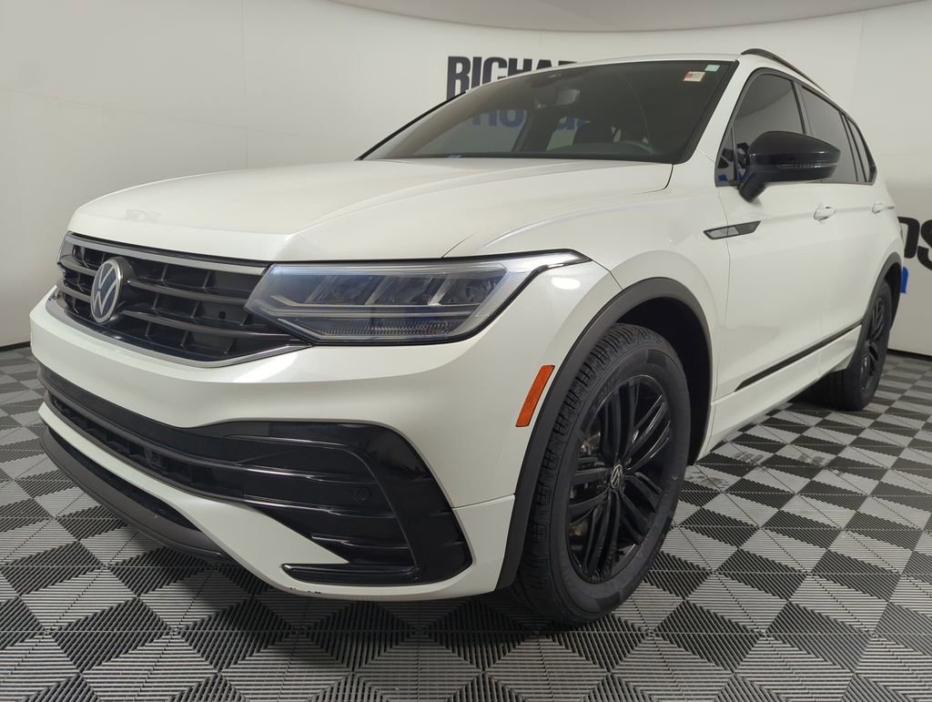 Used 2022 Volkswagen Tiguan SE R-Line
