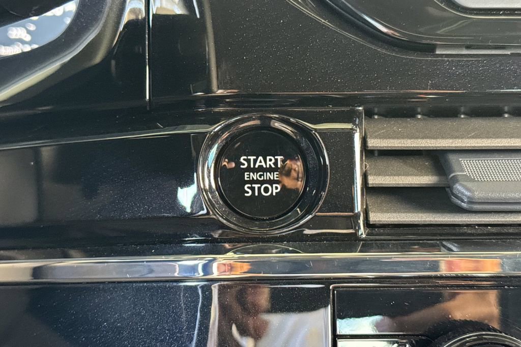 Used 2025 Nissan Pathfinder Rock Creek AWD/4WD image 21