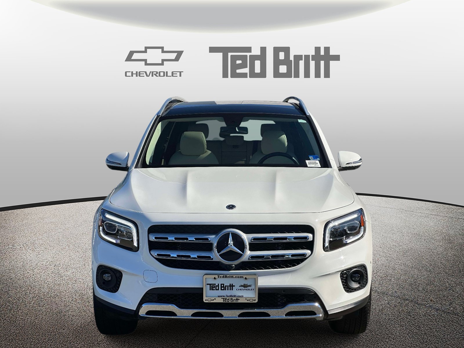 Used 2023 Mercedes-Benz GLB 250 4MATIC w/ Premium Package image 2