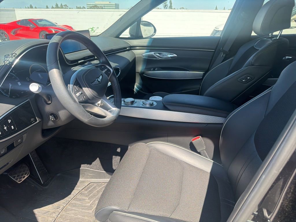 Used 2023 Genesis GV70 2.5T w/ Sport Prestige Package AWD/4WD image 9
