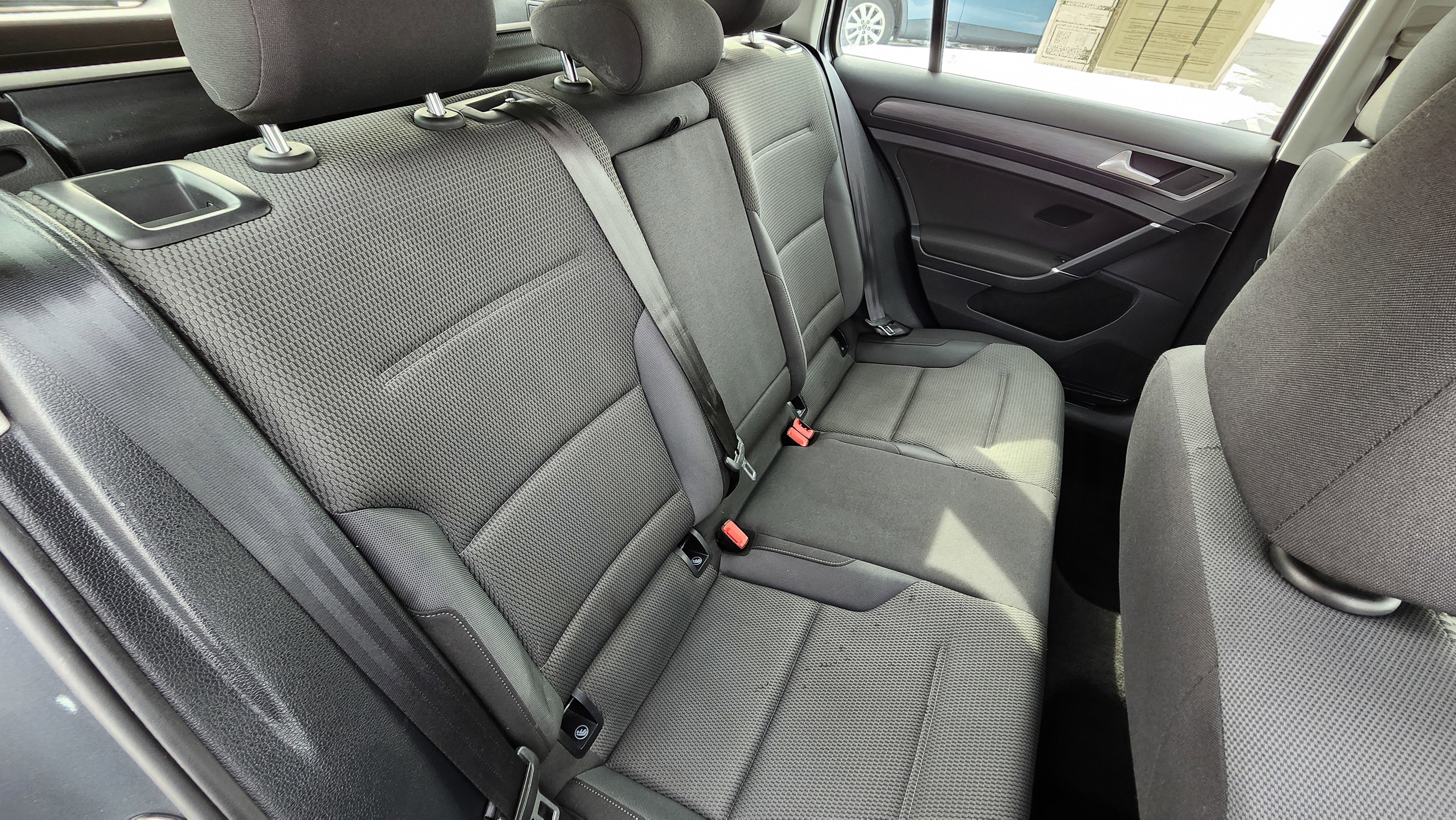 Used 2019 Volkswagen Golf S w/ Driver Assistance Package image 18