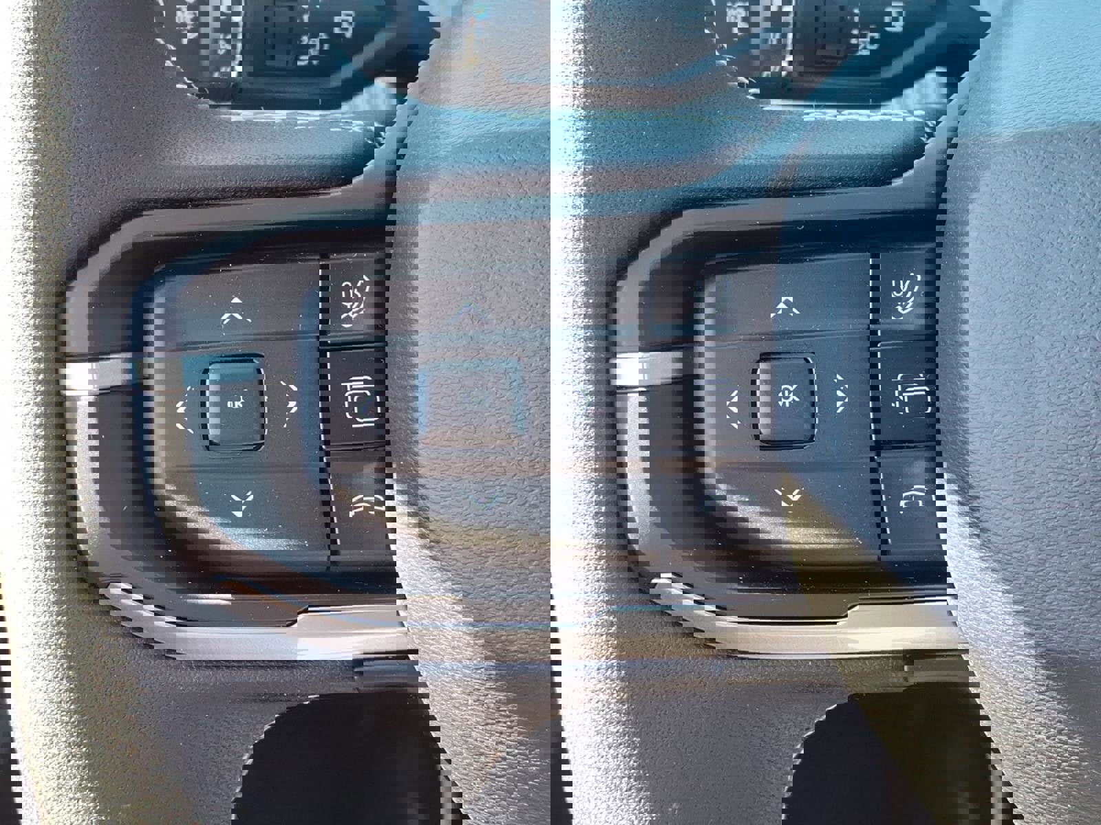 New 2026 Jeep Cherokee Laredo image 16