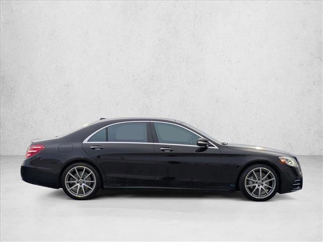 Used 2020 Mercedes-Benz S 560 Sedan image 4