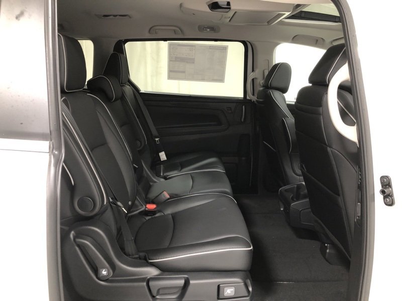 New 2026 Honda Odyssey Touring image 11