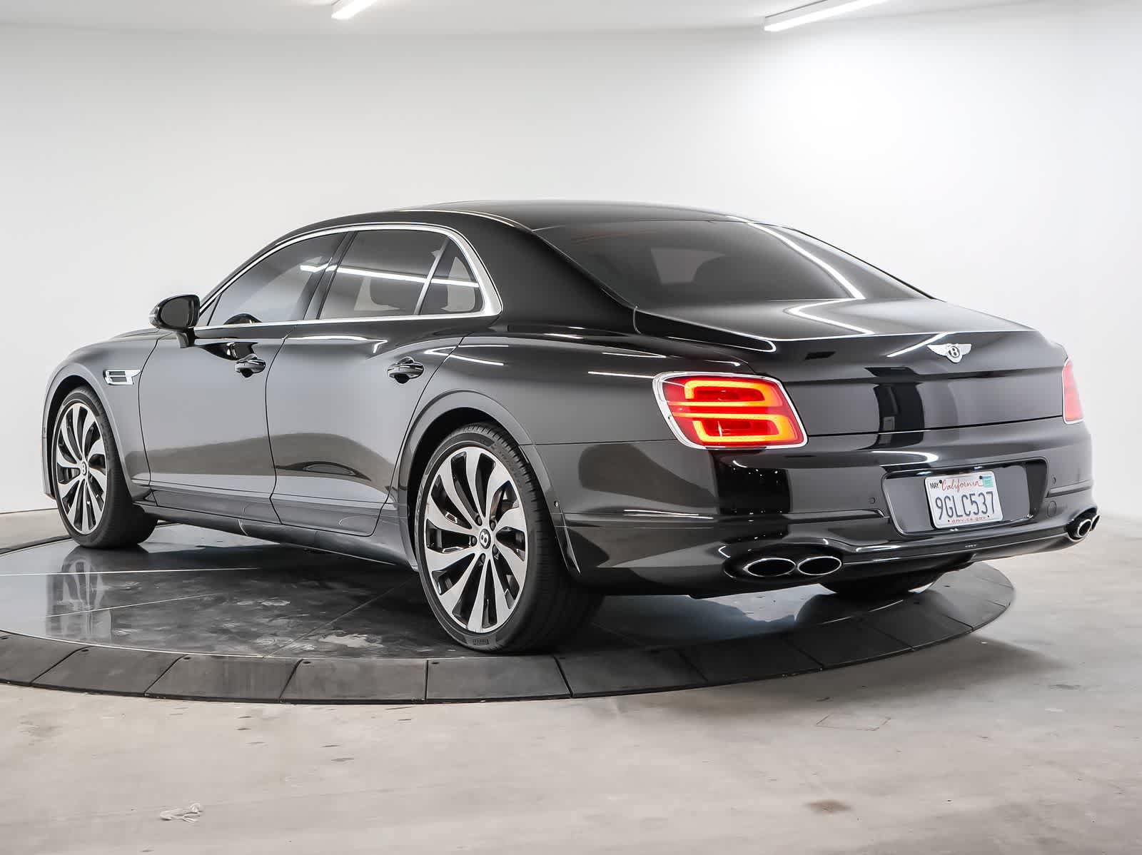 Used 2022 Bentley Flying Spur V8 AWD/4WD image 3