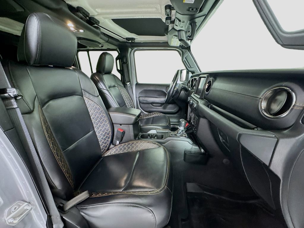 Used 2021 Jeep Wrangler Unlimited Sahara w/ Altitude image 25