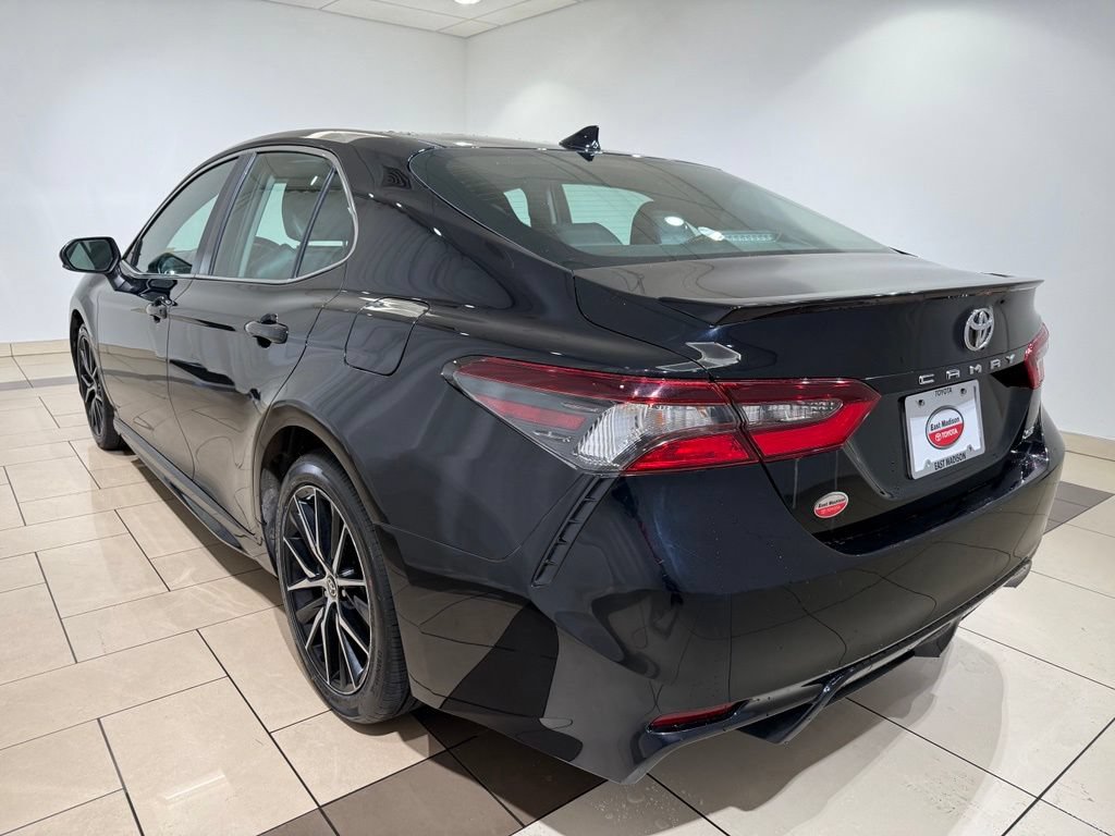 Certified 2024 Toyota Camry SE FWD image 3