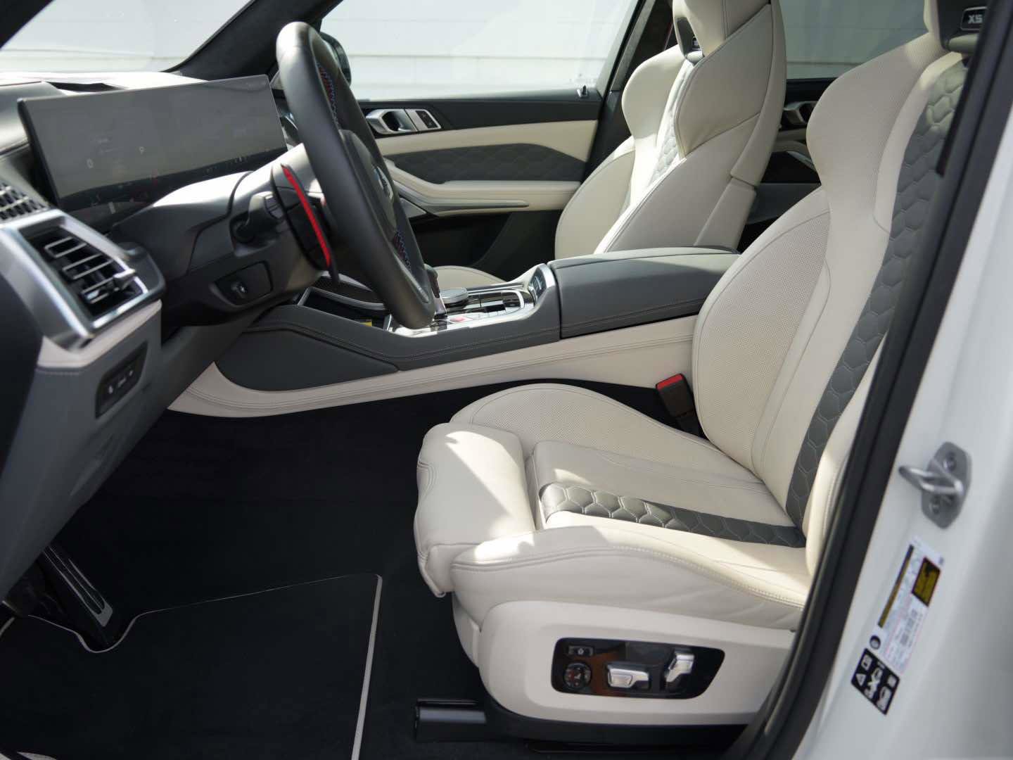 Used 2025 BMW X5 M Competition image 10