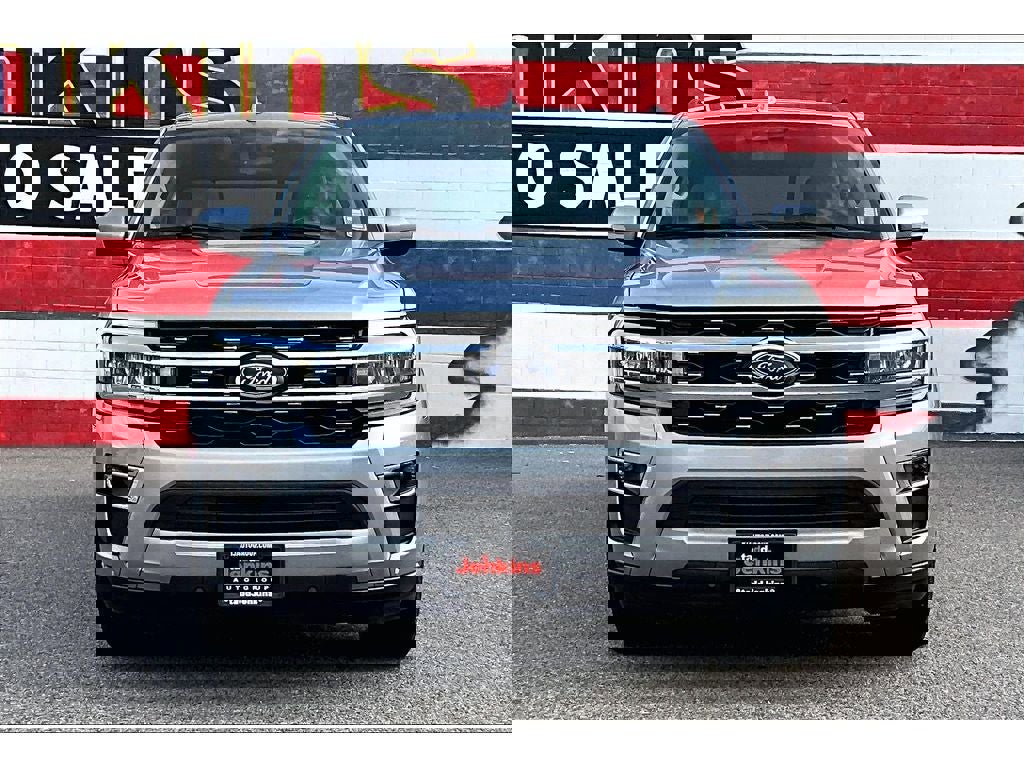 Used 2024 Ford Expedition Limited image 3