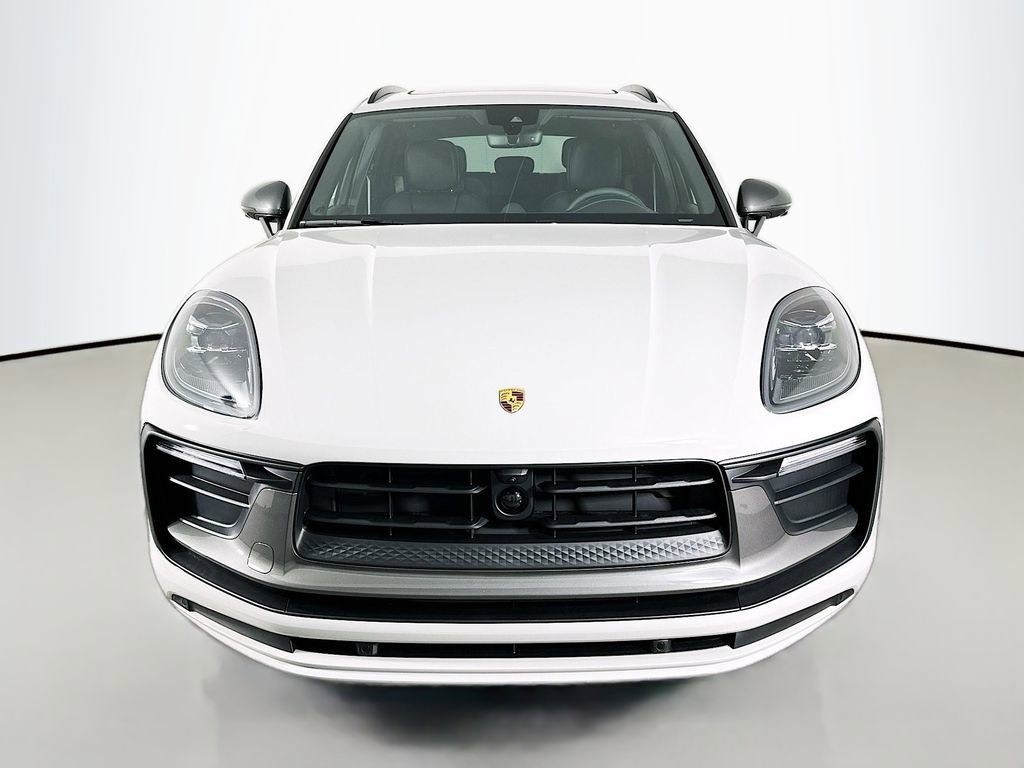 New 2025 Porsche Macan Turbo image 6