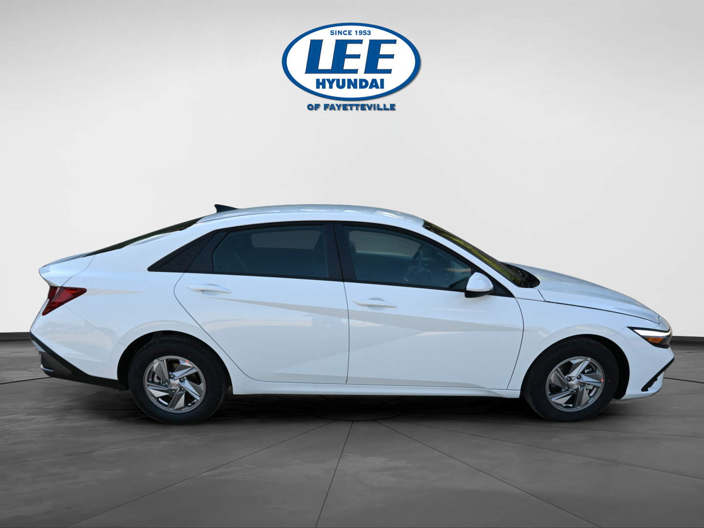 Certified 2025 Hyundai Elantra SE FWD image 2
