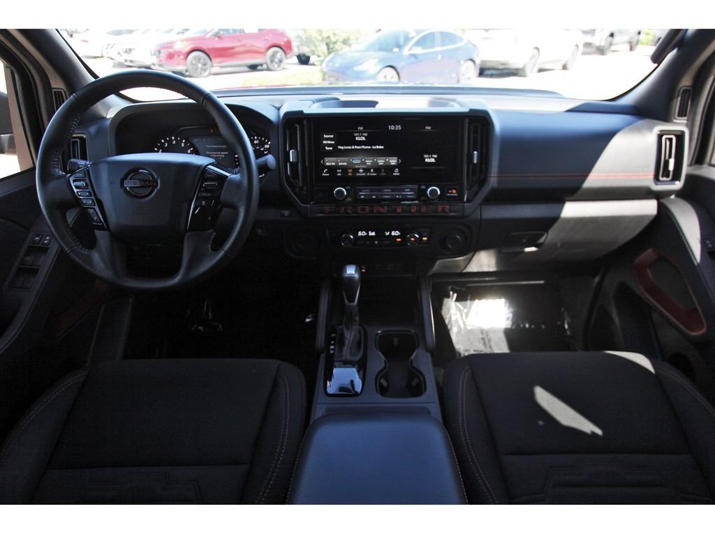 Used 2025 Nissan Frontier Pro-X RWD image 9