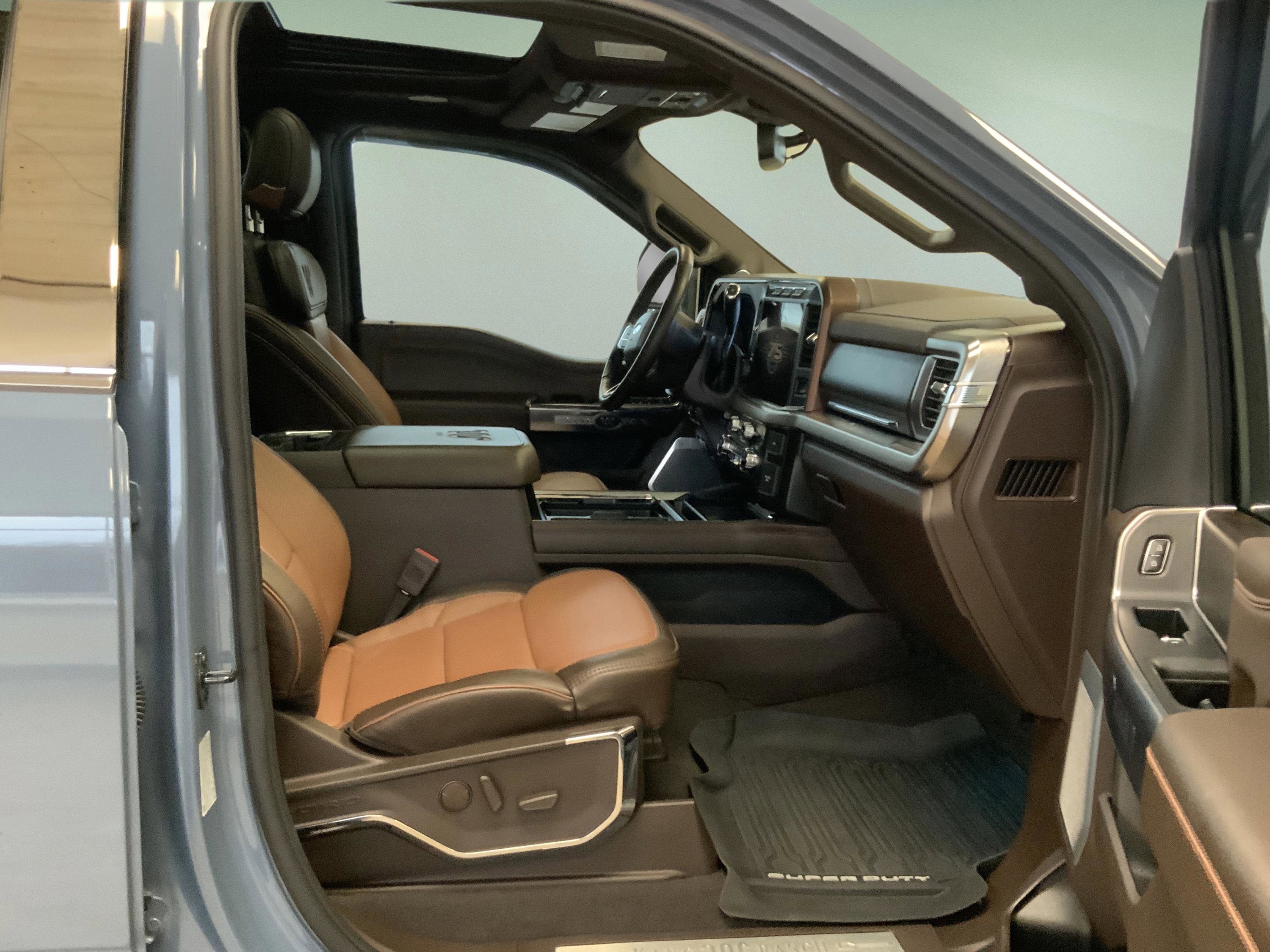 Used 2023 Ford F350 King Ranch w/ Chrome Package image 33