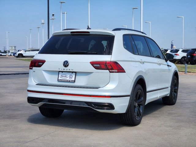 New 2024 Volkswagen Tiguan SE R-Line image 3