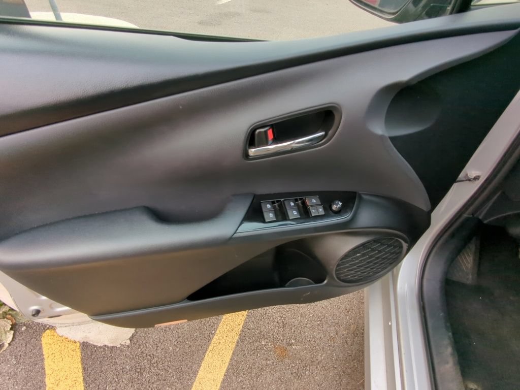 Used 2018 Toyota Prius Prime Plus w/ Protection Package FWD image 8