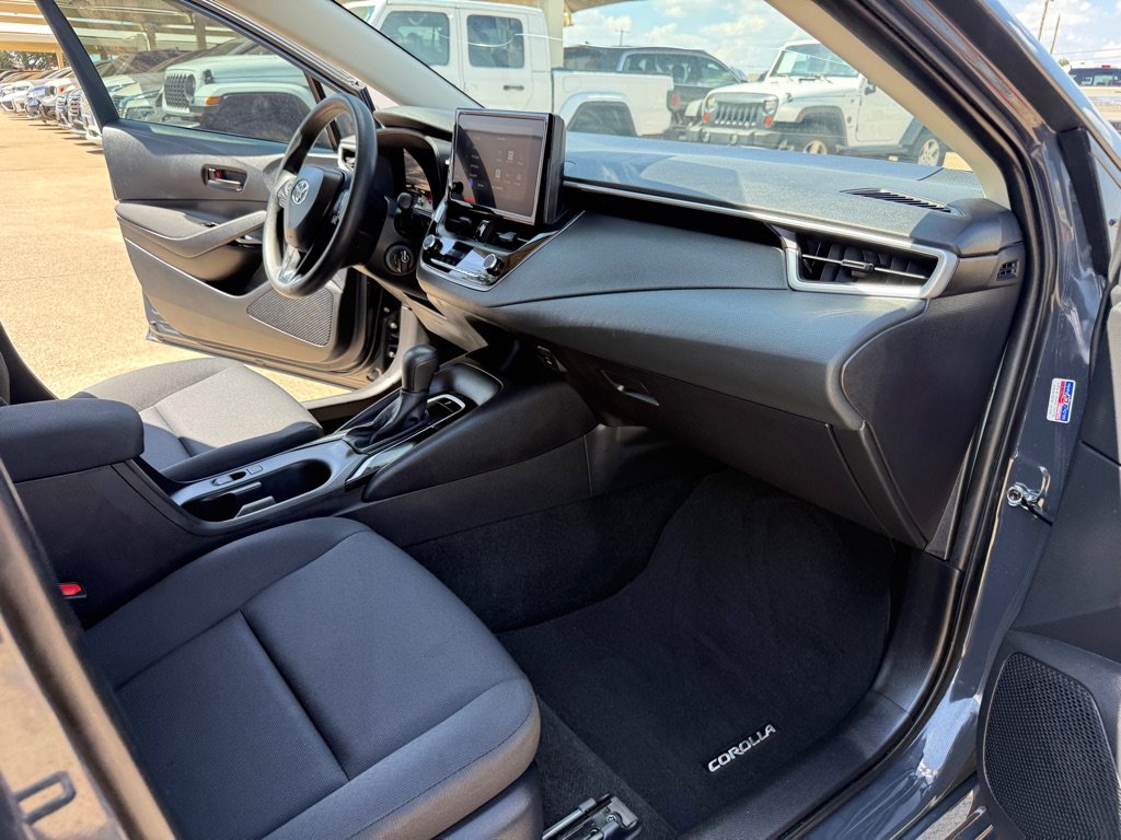 Used 2026 Toyota Corolla LE FWD image 14