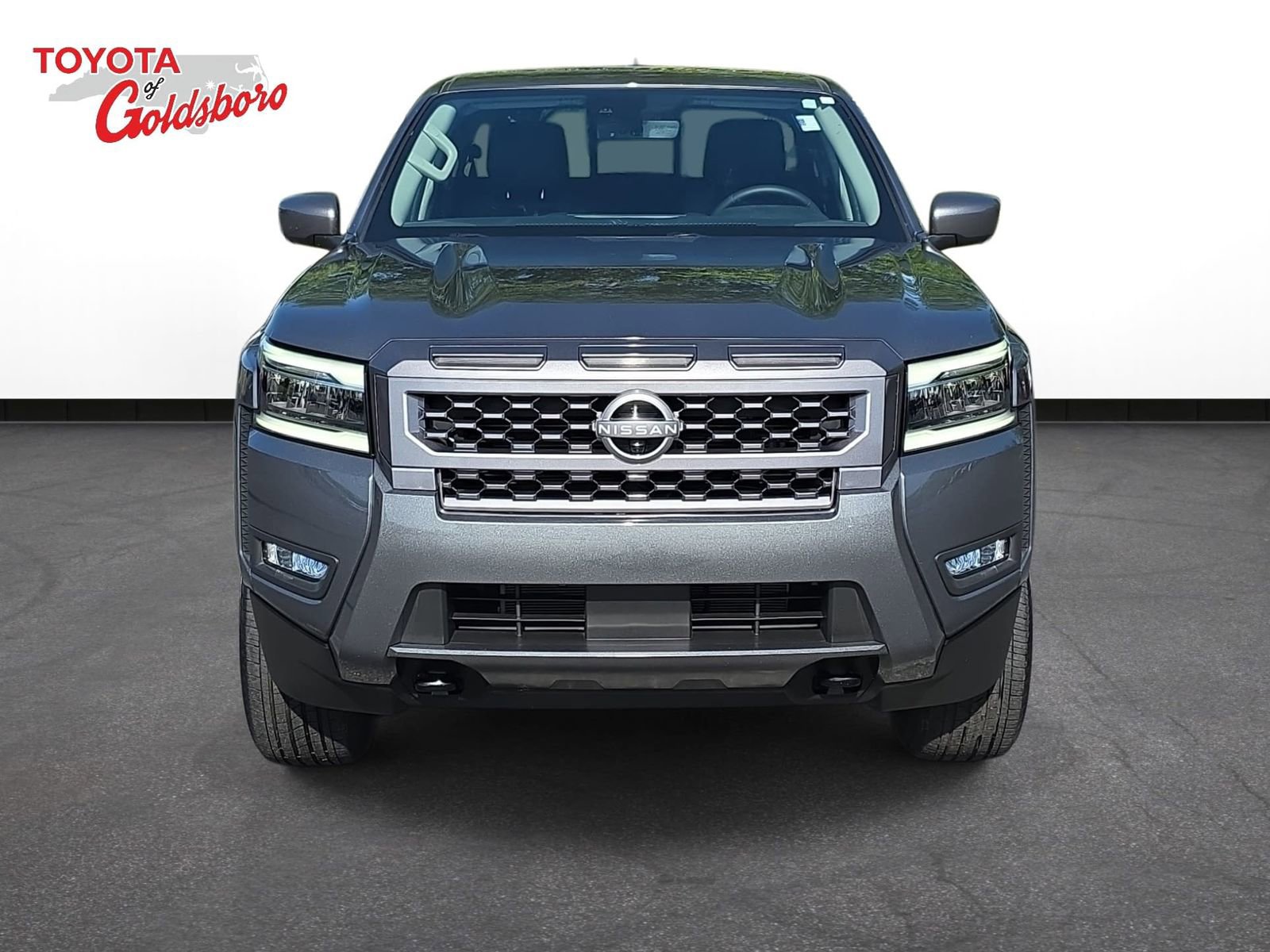Used 2025 Nissan Frontier SL AWD/4WD image 2
