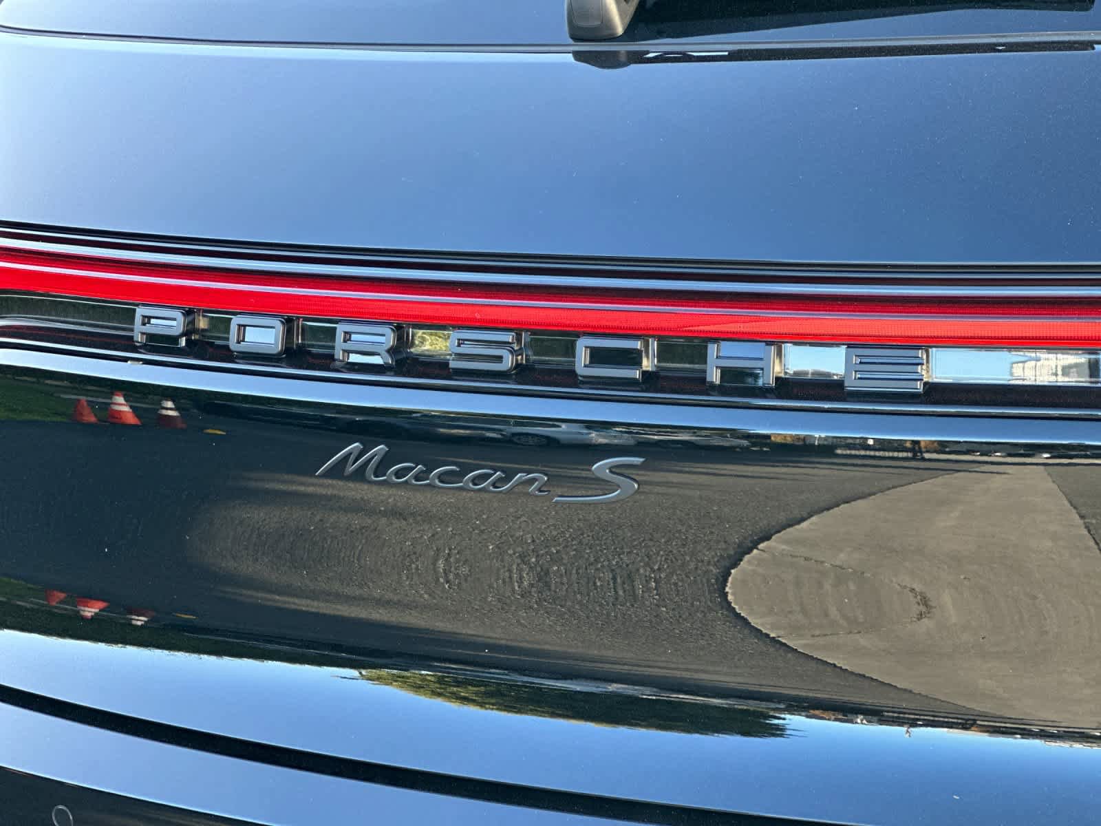 New 2025 Porsche Macan S AWD/4WD image 32