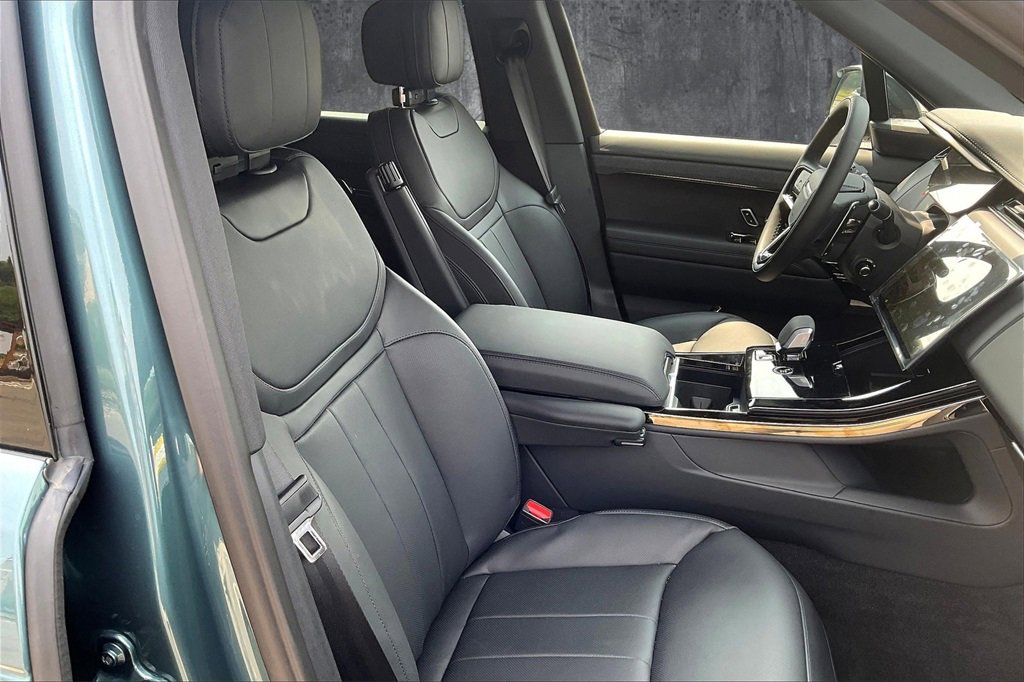 New 2025 Land Rover Range Rover Sport Dynamic SE image 11