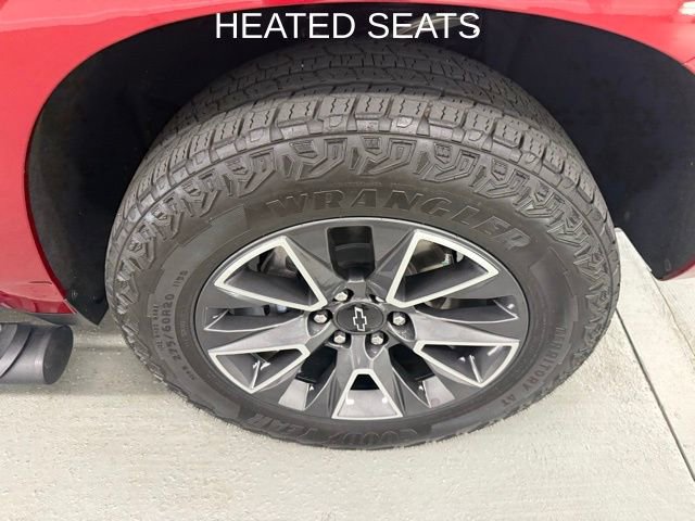 Used 2024 Chevrolet Tahoe Z71 w/ Luxury Package AWD/4WD image 4