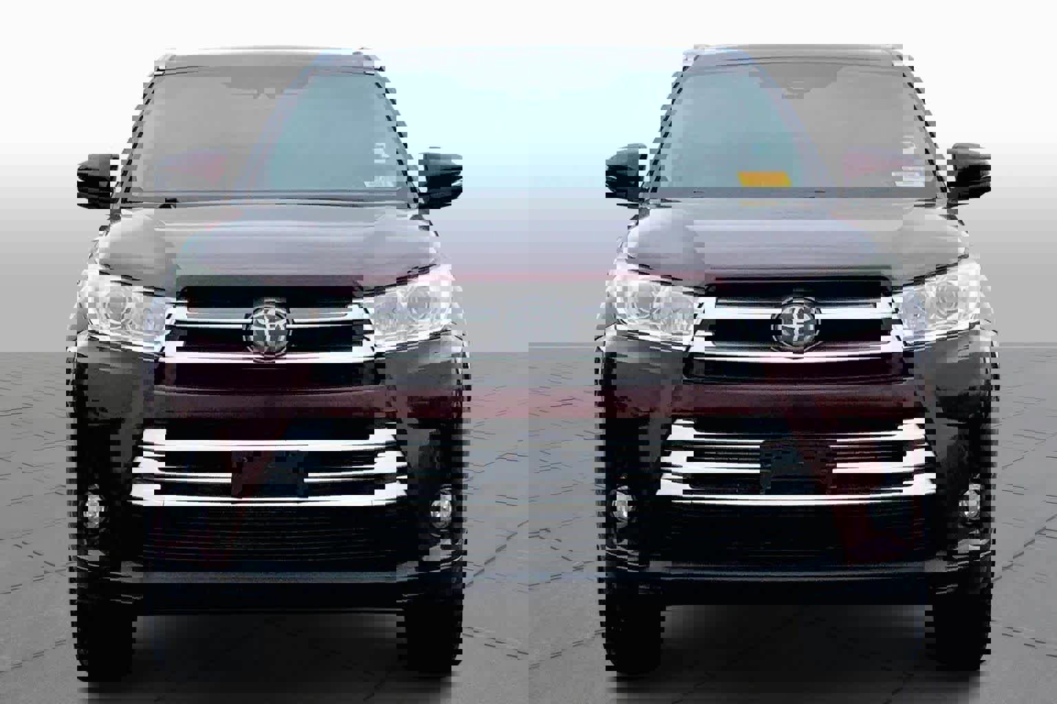 Used 2019 Toyota Highlander XLE image 3