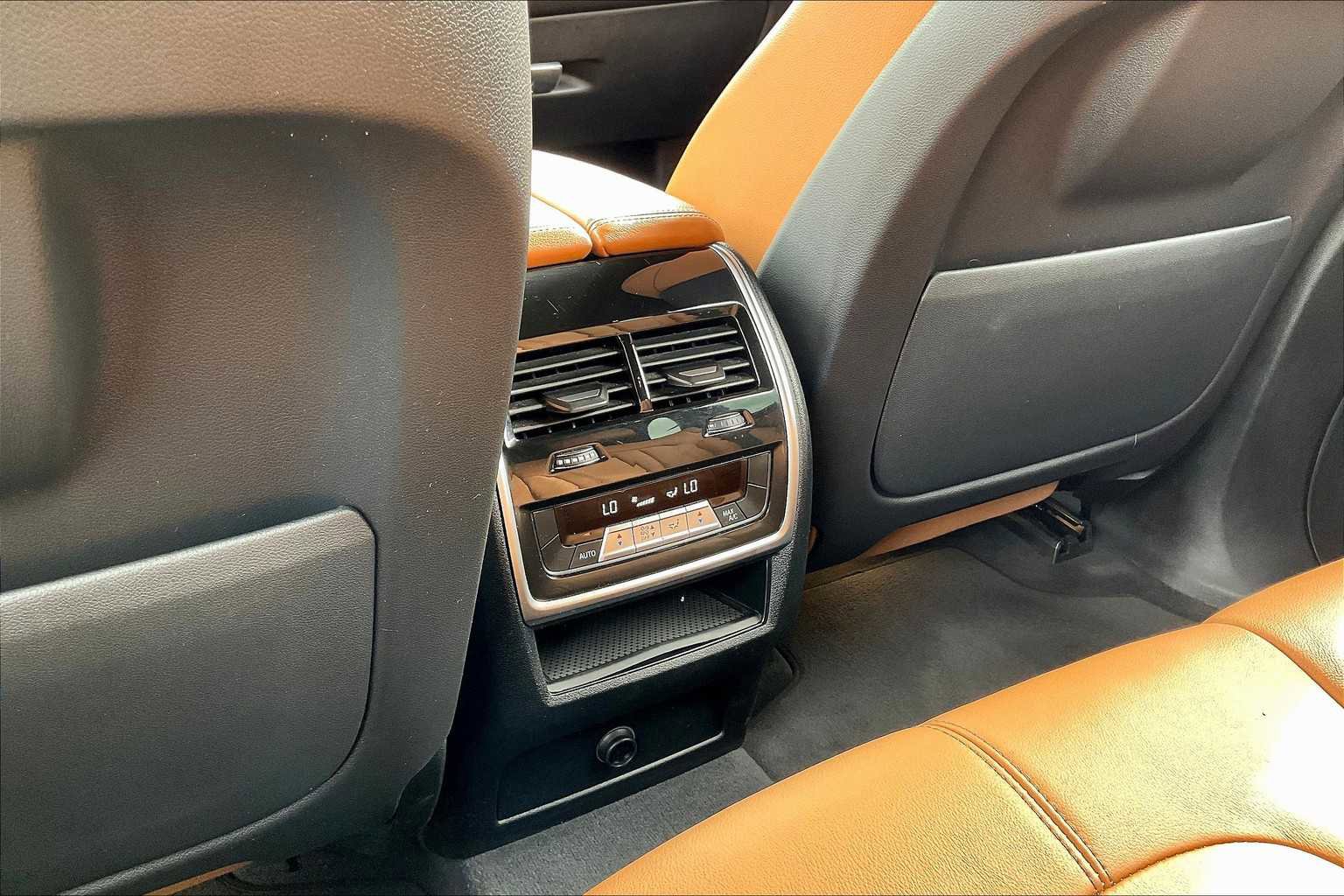 Used 2022 BMW X5 xDrive40i w/ M Sport Package image 38